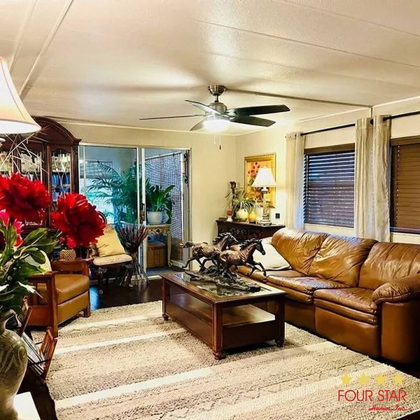 15 KINGS BLVD, Leesburg FL 34748