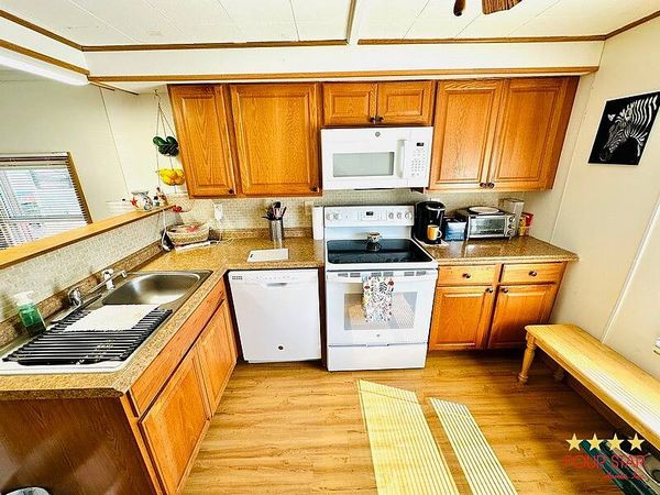 2585 La Linda Dr, New Smyrna Beach FL 32168