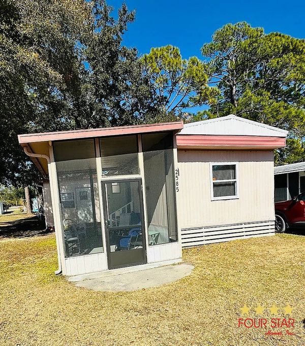 2585 La Linda Dr, New Smyrna Beach FL 32168