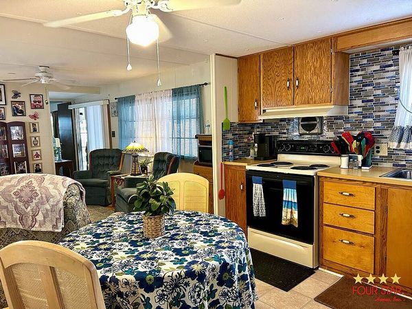 105 QUEENS DR, Leesburg FL 34748