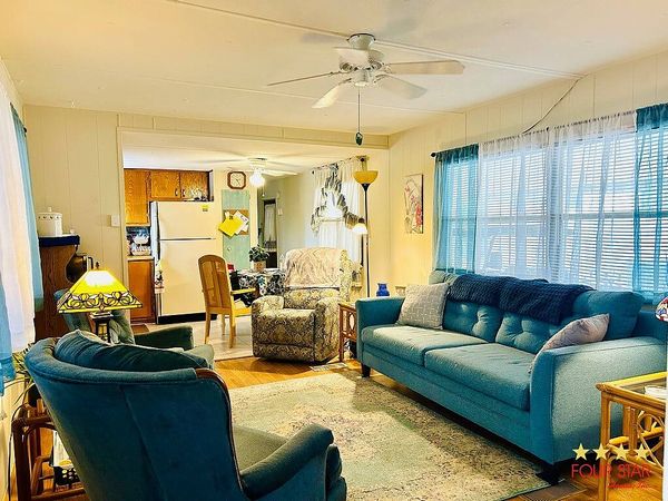 105 QUEENS DR, Leesburg FL 34748