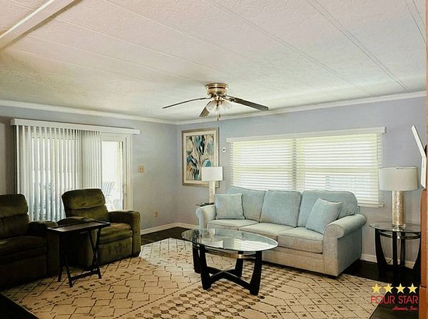 17 GRANADA LN, Leesburg FL 34748