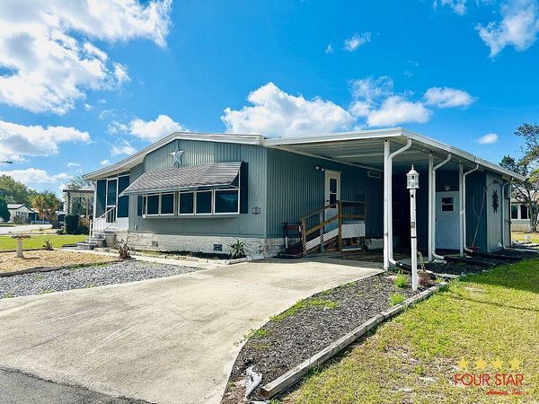 22 EL PRESIDENTE BLVD, Leesburg FL 34748