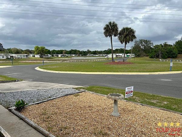 22 EL PRESIDENTE BLVD, Leesburg FL 34748