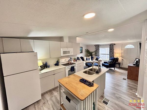 88 PICKERING DR., Kissimmee FL 34746