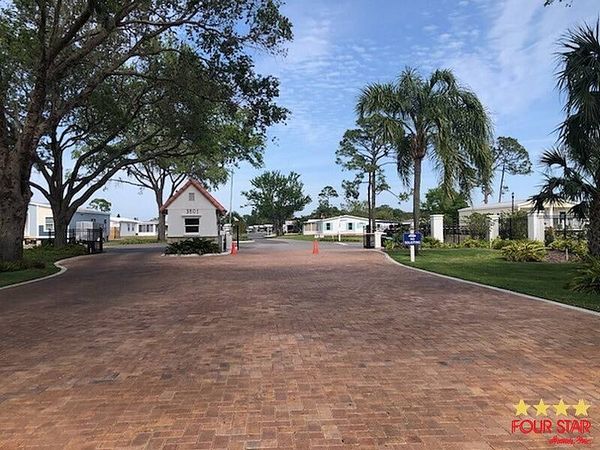 533 Casa Grande, Edgewater FL 32141