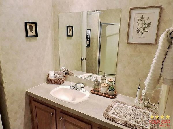 25725 ALICIA DR, Leesburg FL 34748