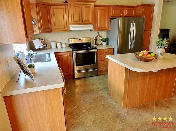 25725 ALICIA DR, Leesburg FL 34748