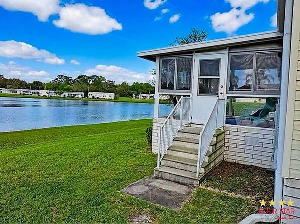 25725 ALICIA DR, Leesburg FL 34748