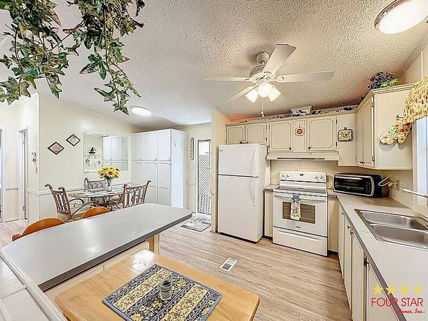 698 Cindi Ave, Leesburg FL 34748