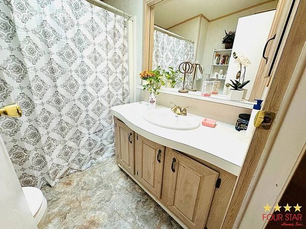 350 Kingslake Dr, DeBary FL 32713