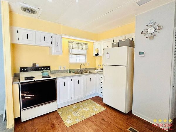 29 LAVENDER LN, Eustis FL 32726