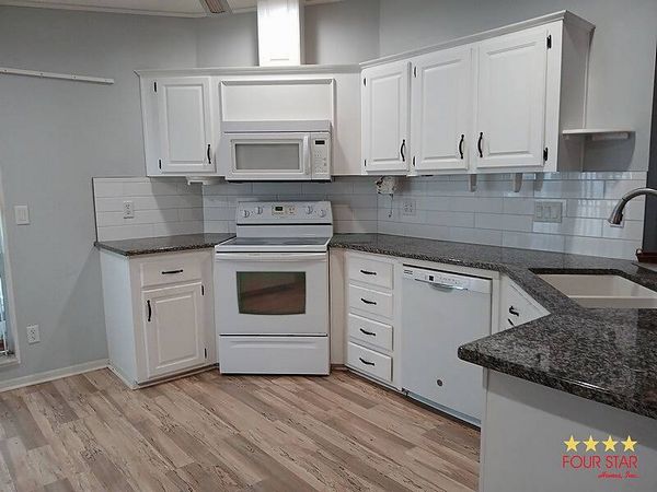 304 Kings Lake Dr, DeBary FL 32713