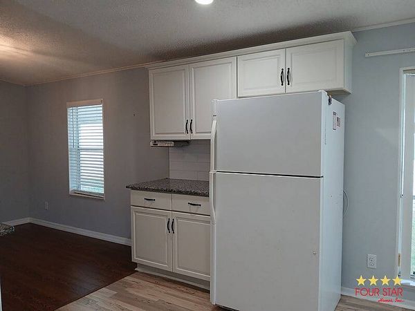 304 Kings Lake Dr, DeBary FL 32713