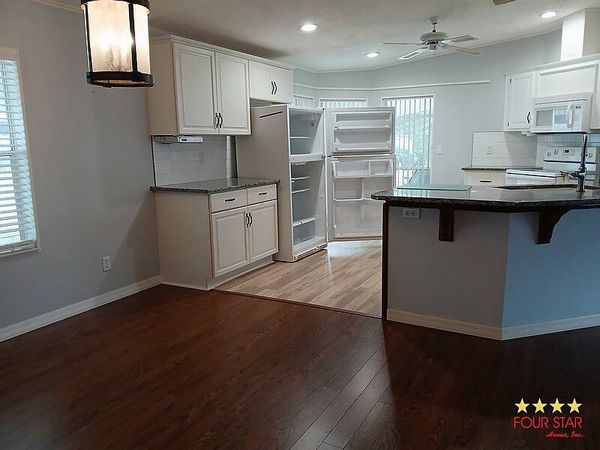 304 Kings Lake Dr, DeBary FL 32713