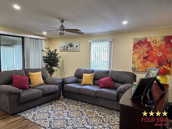 2372 Sandlewood Ln, Orange City FL 32763