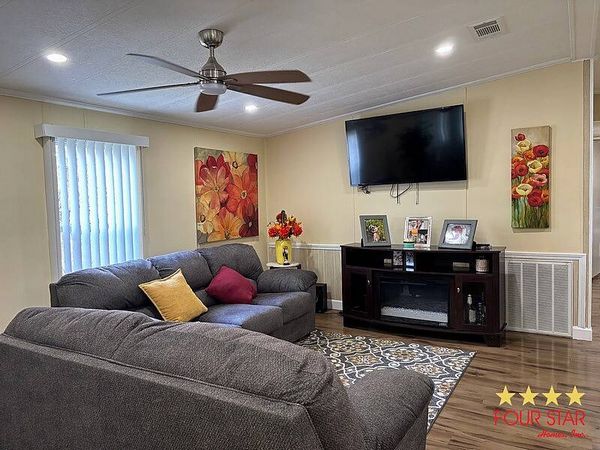 2372 Sandlewood Ln, Orange City FL 32763