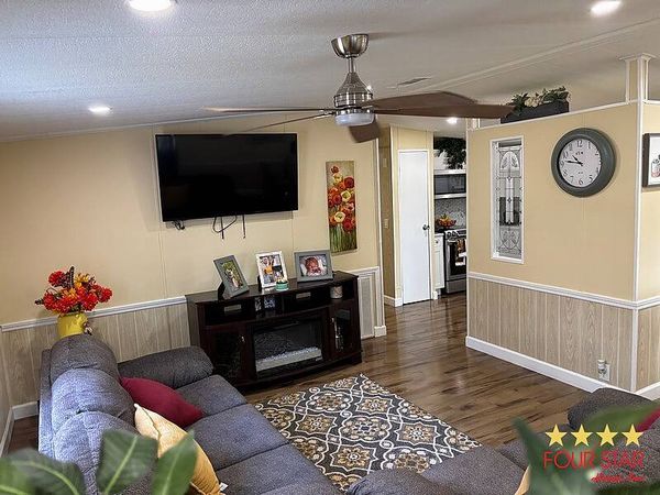 2372 Sandlewood Ln, Orange City FL 32763