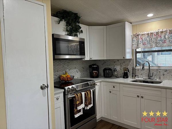 2372 Sandlewood Ln, Orange City FL 32763