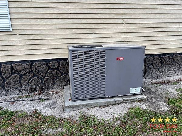 2372 Sandlewood Ln, Orange City FL 32763