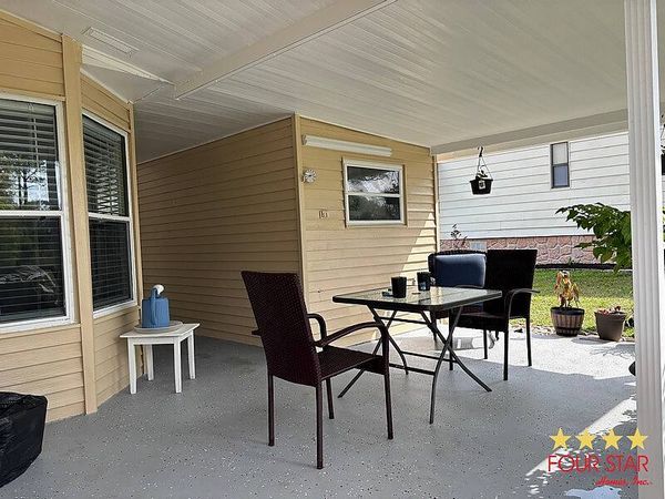 2372 Sandlewood Ln, Orange City FL 32763