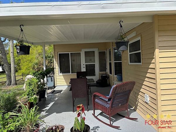 2372 Sandlewood Ln, Orange City FL 32763