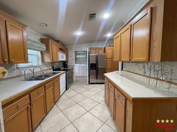 145 Nathan Lane, Orlando FL 32811