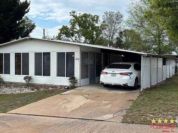 2479 Greenhedge Dr, Orange City FL 32763