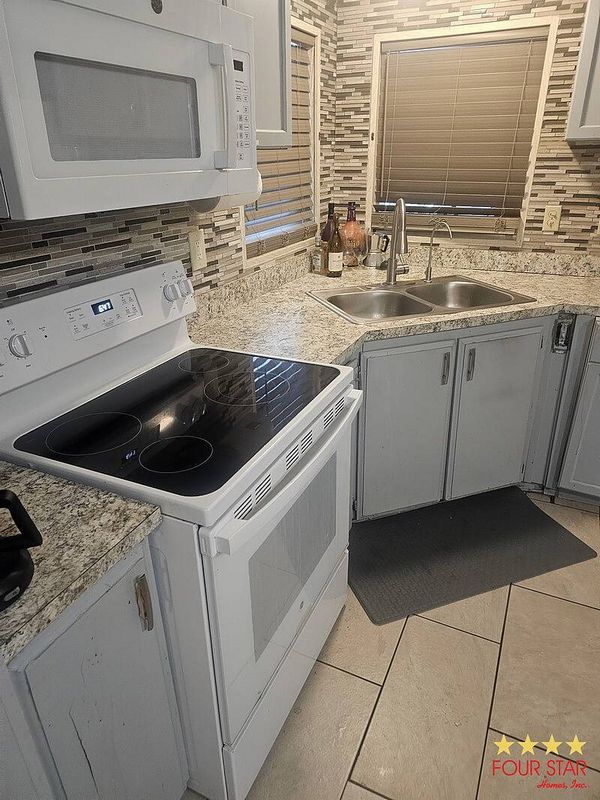 2479 Greenhedge Drive, Orange City FL 32763