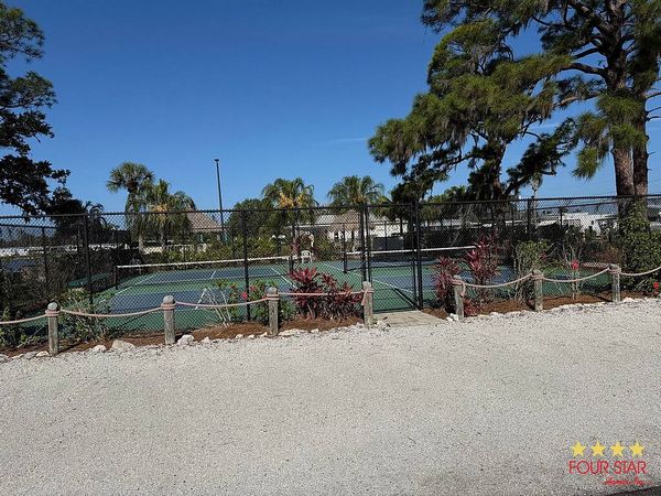 6 Moss Ct, Palmetto FL 34221