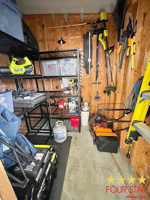 431 Greenwood Ln, Kissimmee FL 34746