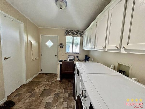 440 La Playa, Edgewater FL 32141