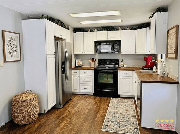 25831 HACIENDA DR, Leesburg FL 34748