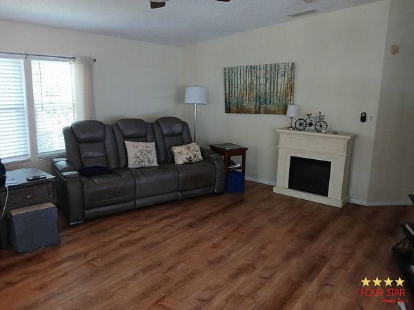 385 Kings Lake drive, DeBary FL 32713