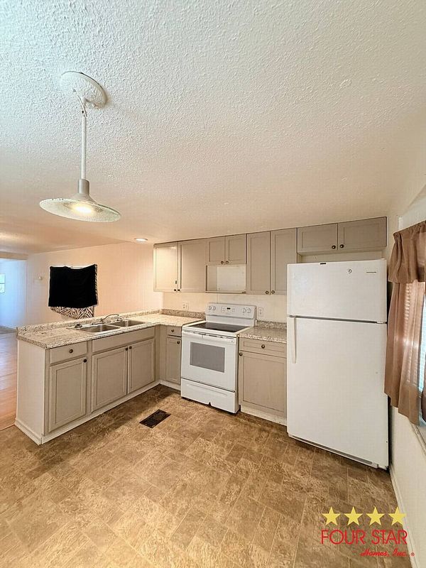 1300 Hand Ave, Lot B15, Ormond Beach FL 32174