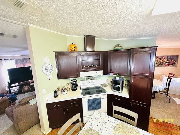 350 Kingslake Dr, DeBary FL 32713