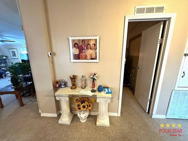 350 Kingslake Dr, DeBary FL 32713