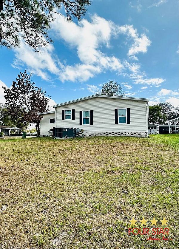 350 Kingslake Dr, DeBary FL 32713