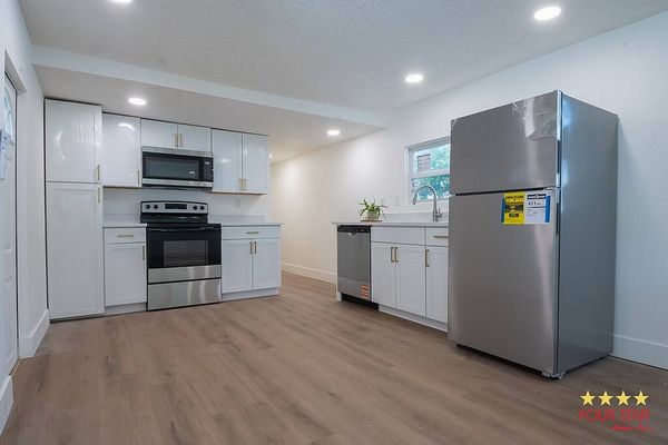 237 Sunset Circle, Tampa FL 33613