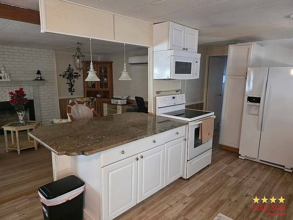 171 S. Tara Dr, Tavares FL 32778