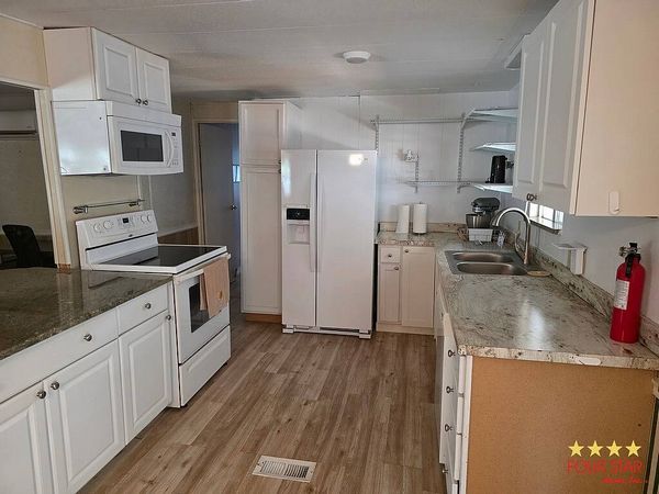 171 S. Tara Dr, Tavares FL 32778