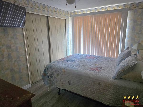 171 S. Tara Dr, Tavares FL 32778