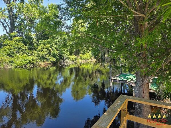 171 S. Tara Dr, Tavares FL 32778