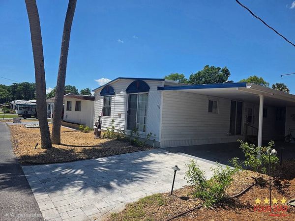 171 S. Tara Dr, Tavares FL 32778