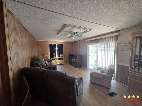171 S. Tara Dr, Tavares FL 32778