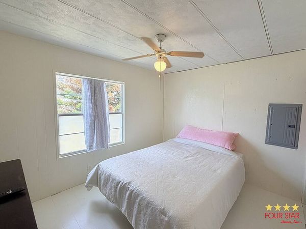 10 Las Palmas Dr, Edgewater FL 32132