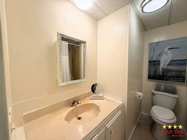 10 Las Palmas Dr, Edgewater FL 32132