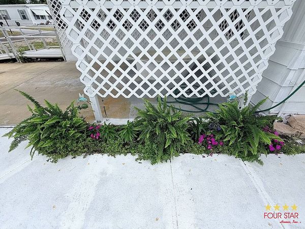 10 Las Palmas Dr, Edgewater FL 32132