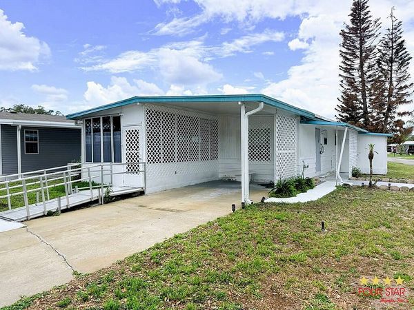 10 Las Palmas Dr, Edgewater FL 32132