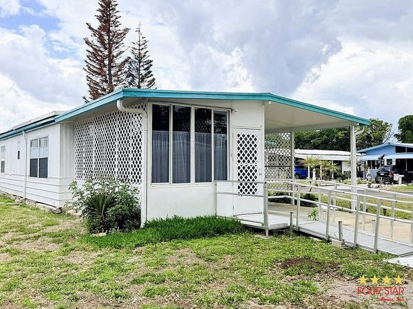10 Las Palmas Dr, Edgewater FL 32132